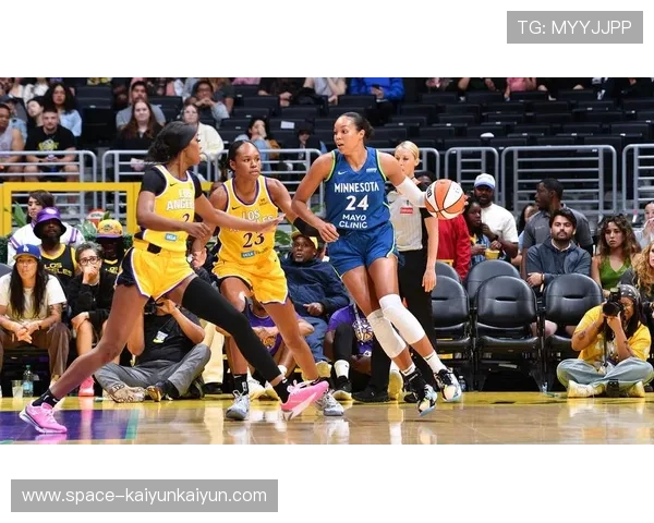 明尼苏达山猫队核心科利尔因伤缺阵,严重影响球队季后赛征程 明尼苏达山猫队核心科利尔因伤缺阵,严重影响球队季后赛征程