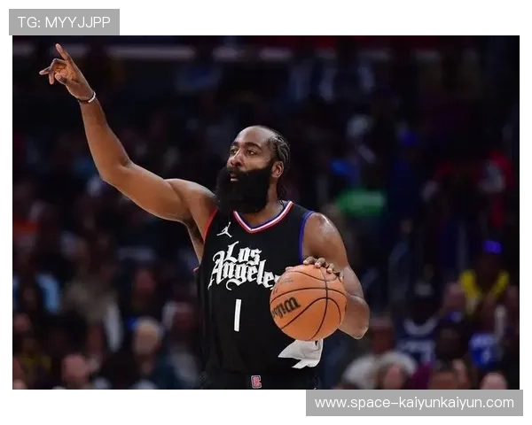 快船更衣室氛围持续低迷,哈登独木难支面临重建抉择 快船更衣室氛围持续低迷,哈登独木难支面临重建抉择