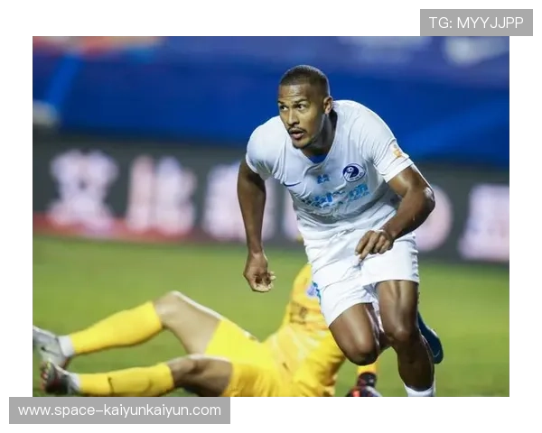 张兴亮7分钟5犯离场，广州大胜四川替补席遇考验