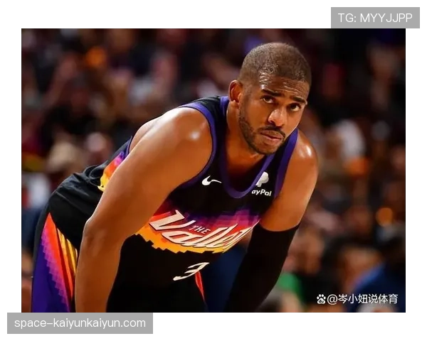 特写：保罗在训练馆加练中距离，称其为“被遗忘的致命武器”